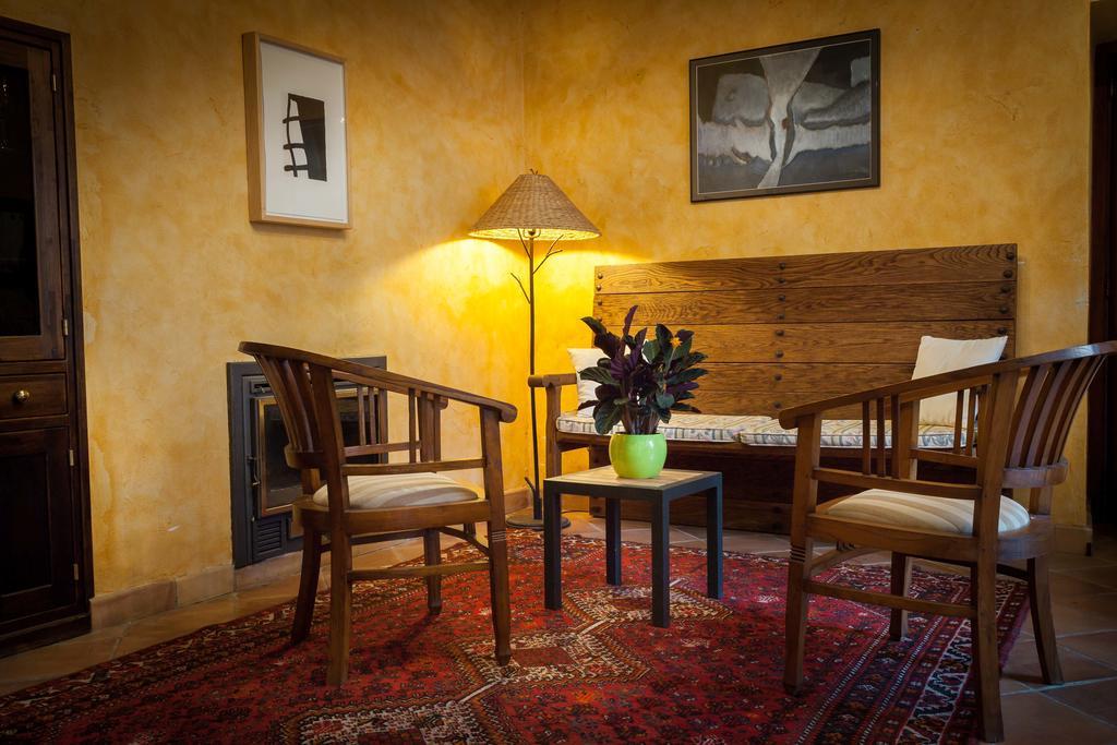 Petit Hotel Alaró Buitenkant foto